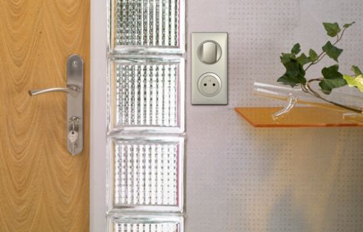 Εικόνα της Πλαίσιο 2 Θέσεων ANODIZED TITANIUM Celiane 068902